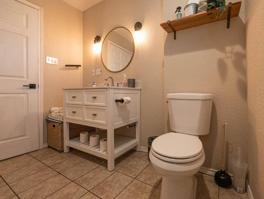 Escape To A Restored 1920S East Waco Bungalow エクステリア 写真