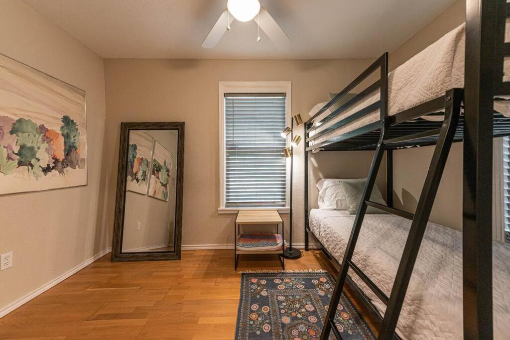 Escape To A Restored 1920S East Waco Bungalow エクステリア 写真